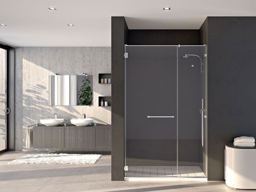 Душова перегородка з дверима: матеріали, особливості та переваги